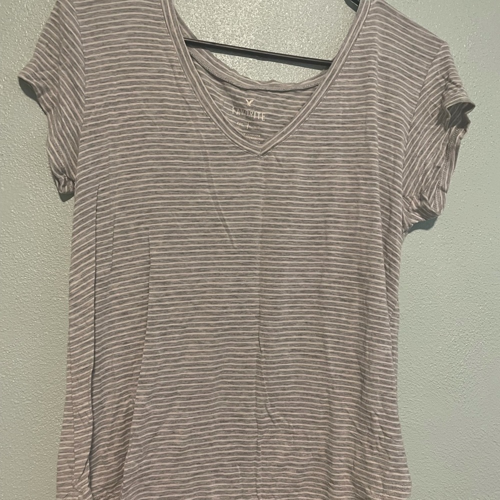 American Eagle favorite T shirt